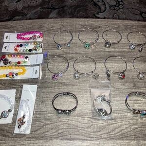 🎀 $6 - Snap Jewelry Bracelets Charms for Interchangeable Charms
